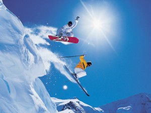 In Colorado it is illegal to smoke Marijuana on the slopes. The rules are not always followed, and some maintain it improves there game.