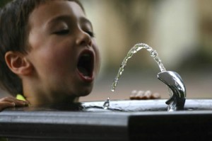 drinking-fountain-child