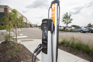 Hy-Vee, a Midwestern grocery chain, installs charging stations at all its new locations. The number of commercial charging stations is growing quickly. Credit: Ackerman and Gruber/Wall Street Journal 